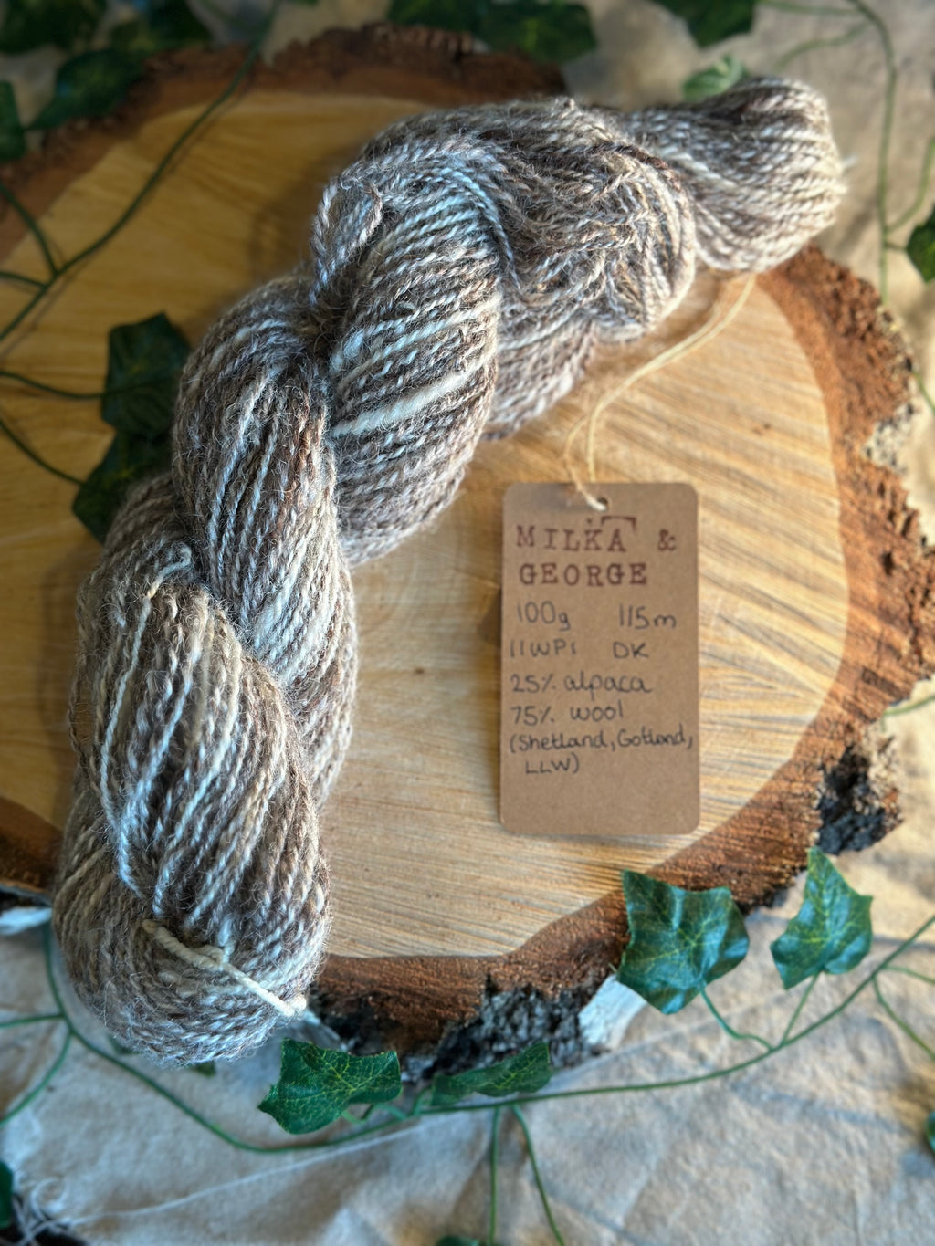 Milka and George - Hand-spun DK alpaca and wool yarn 100g 115m