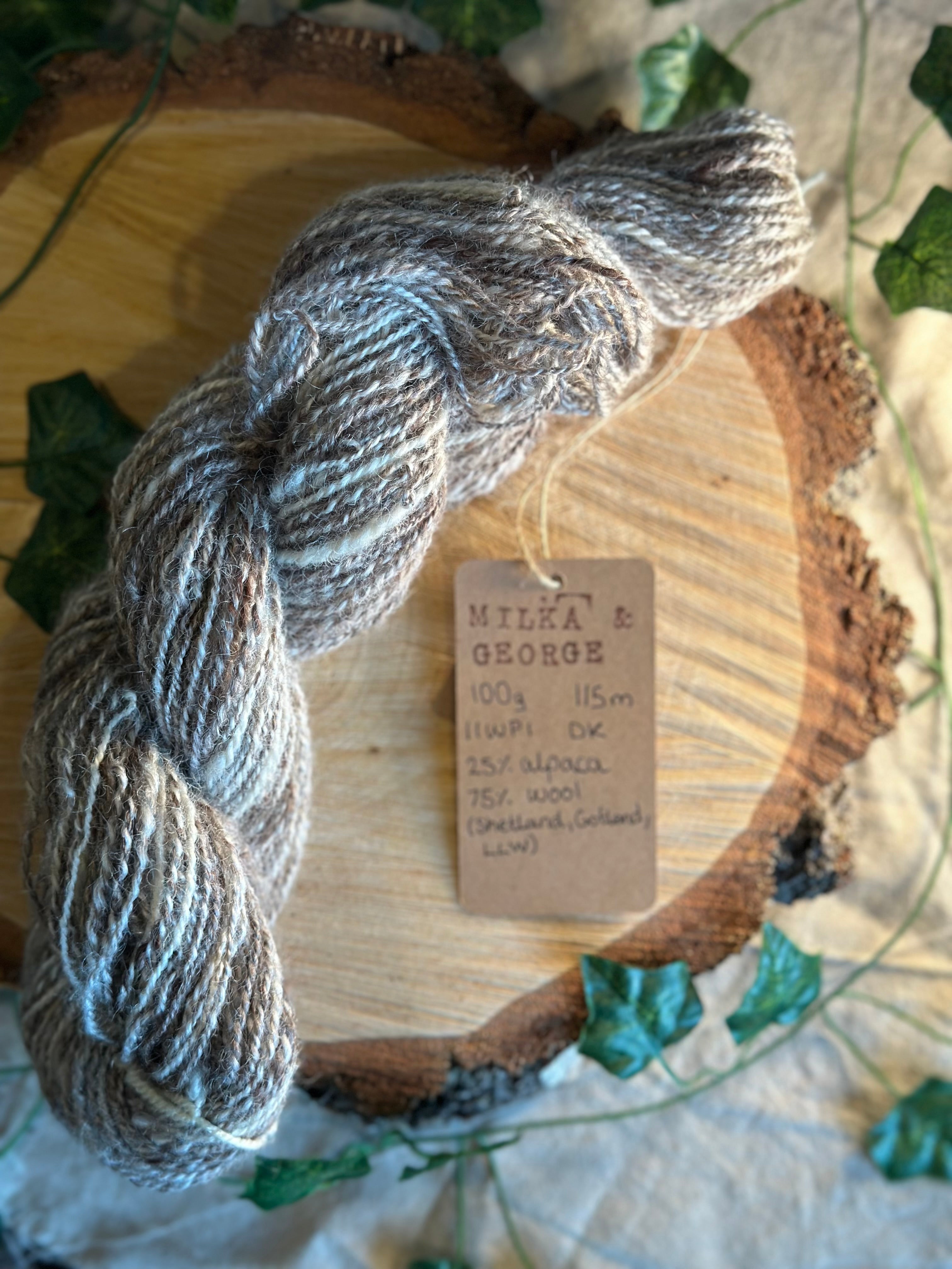 Milka and George - Hand-spun DK alpaca and wool yarn 100g 115m