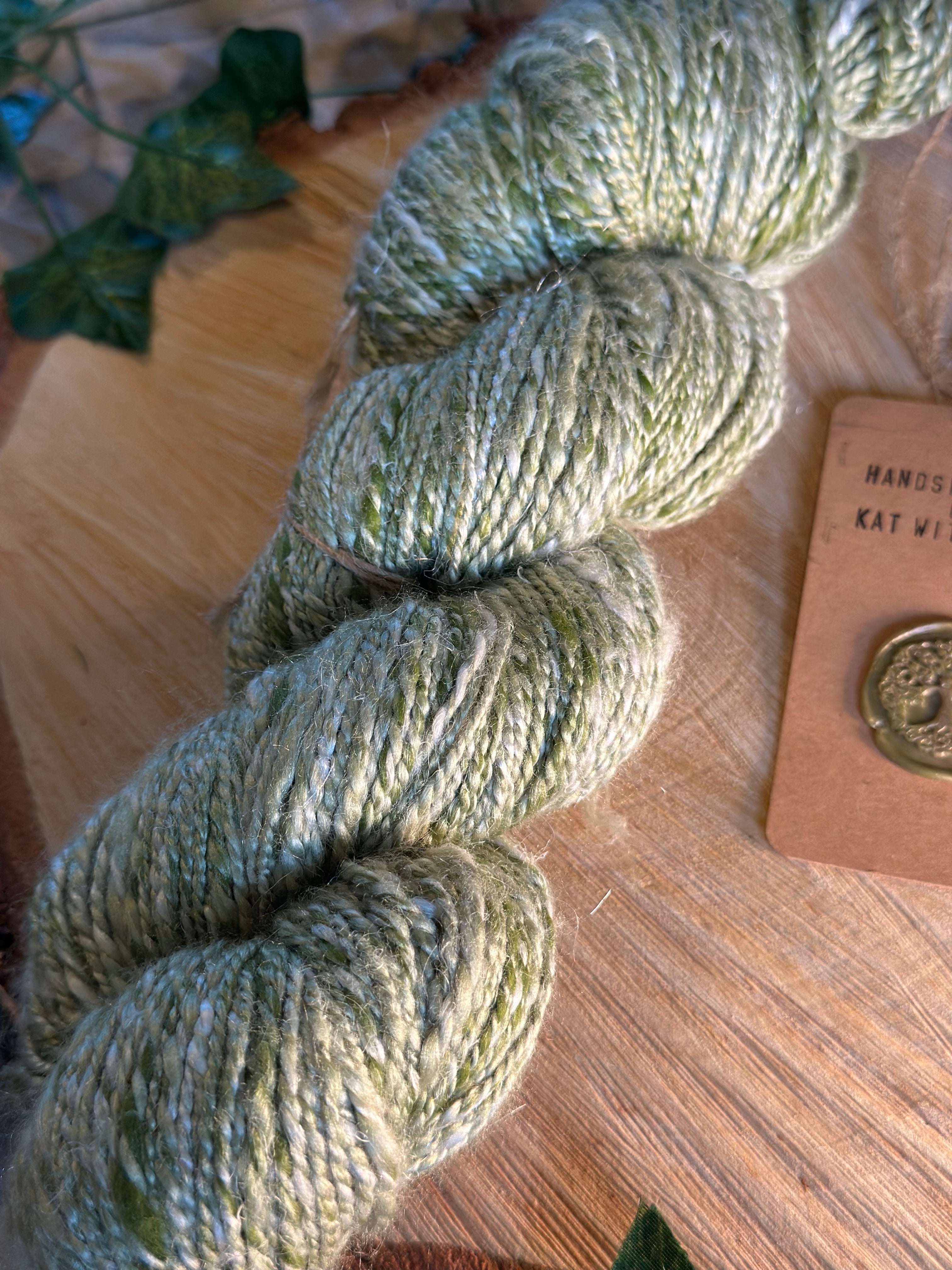 Silver sour *sparkle* - Hand-spun sport yarn