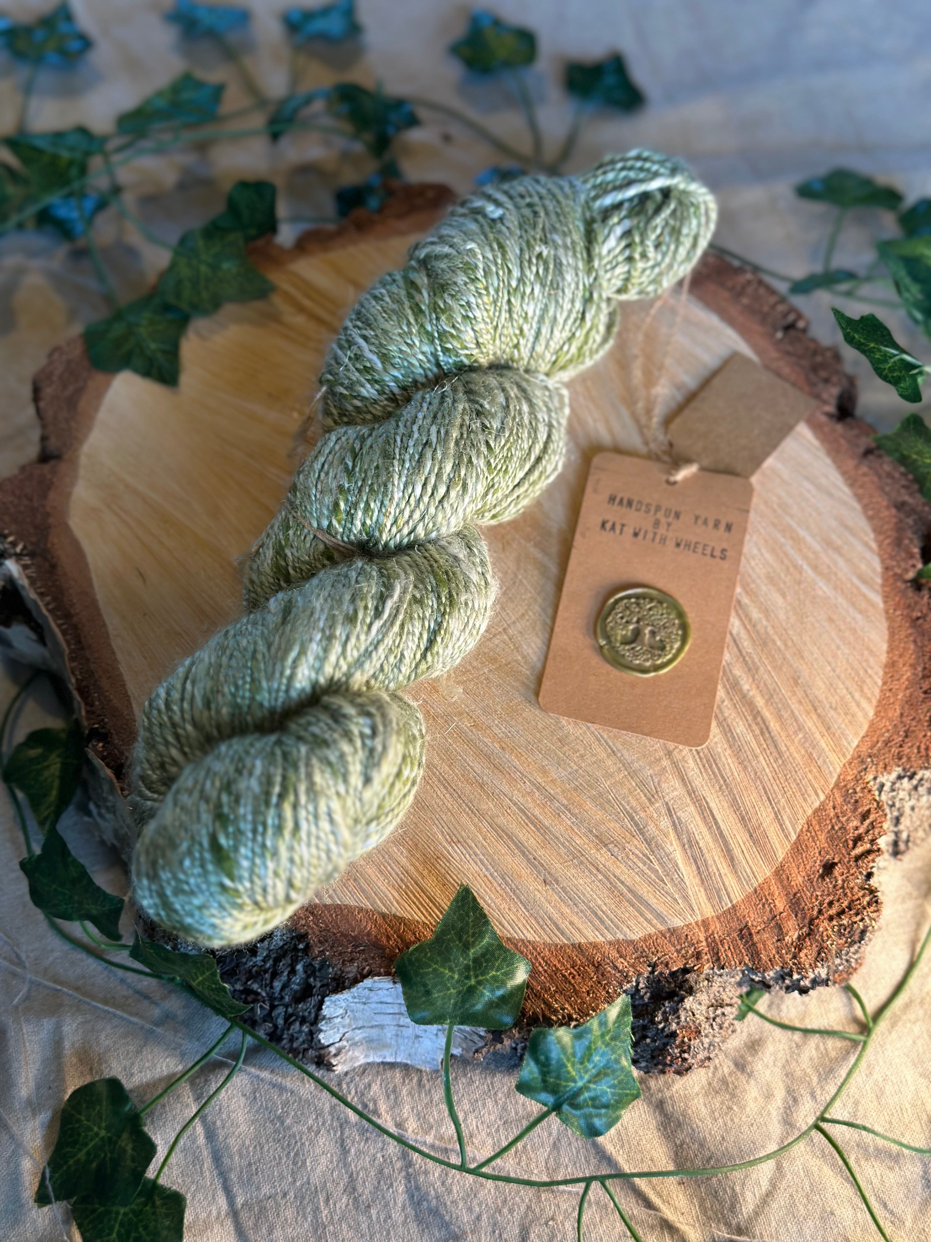 Silver sour *sparkle* - Hand-spun sport yarn
