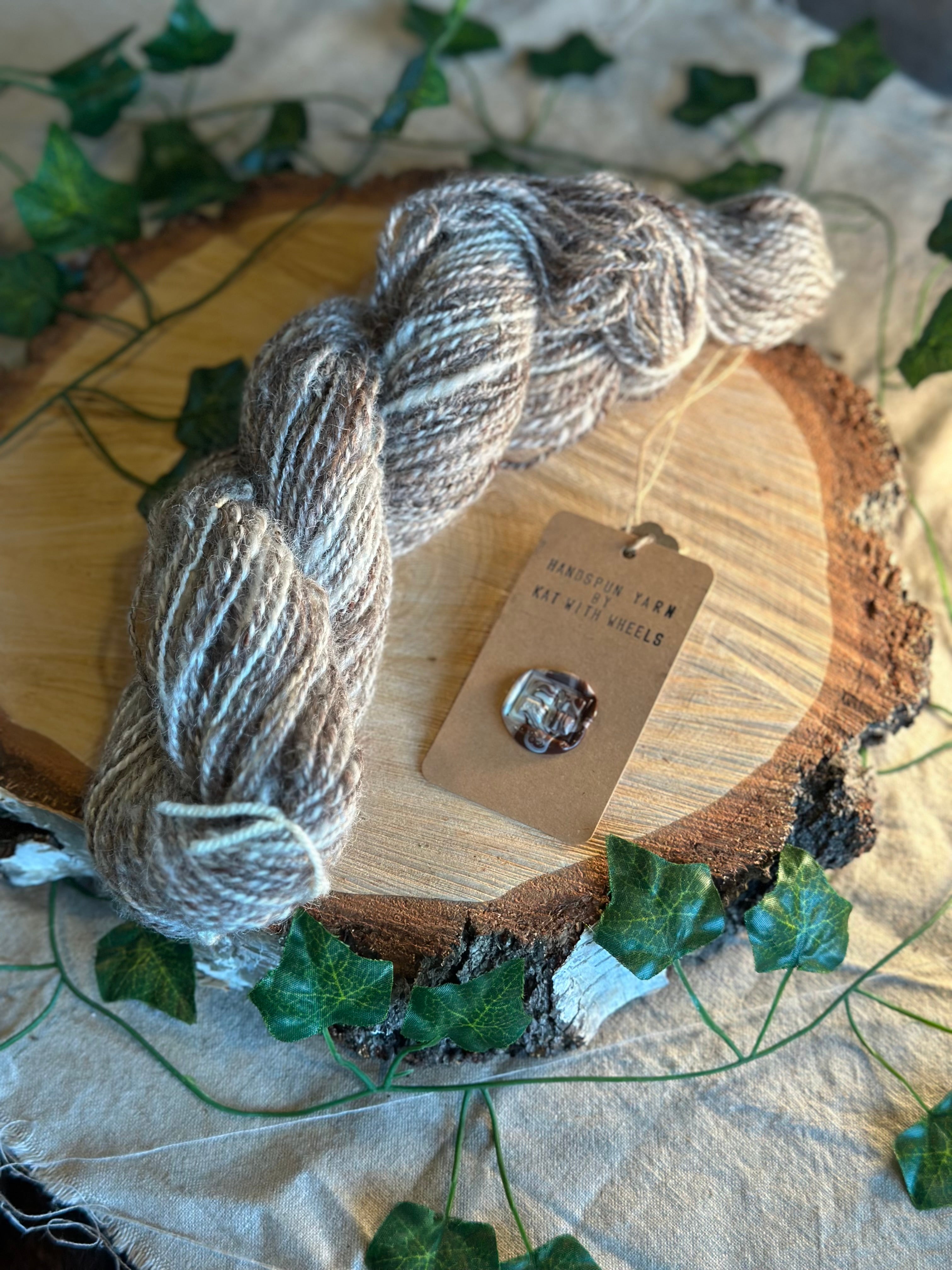 Milka and George - Hand-spun DK alpaca and wool yarn 100g 115m