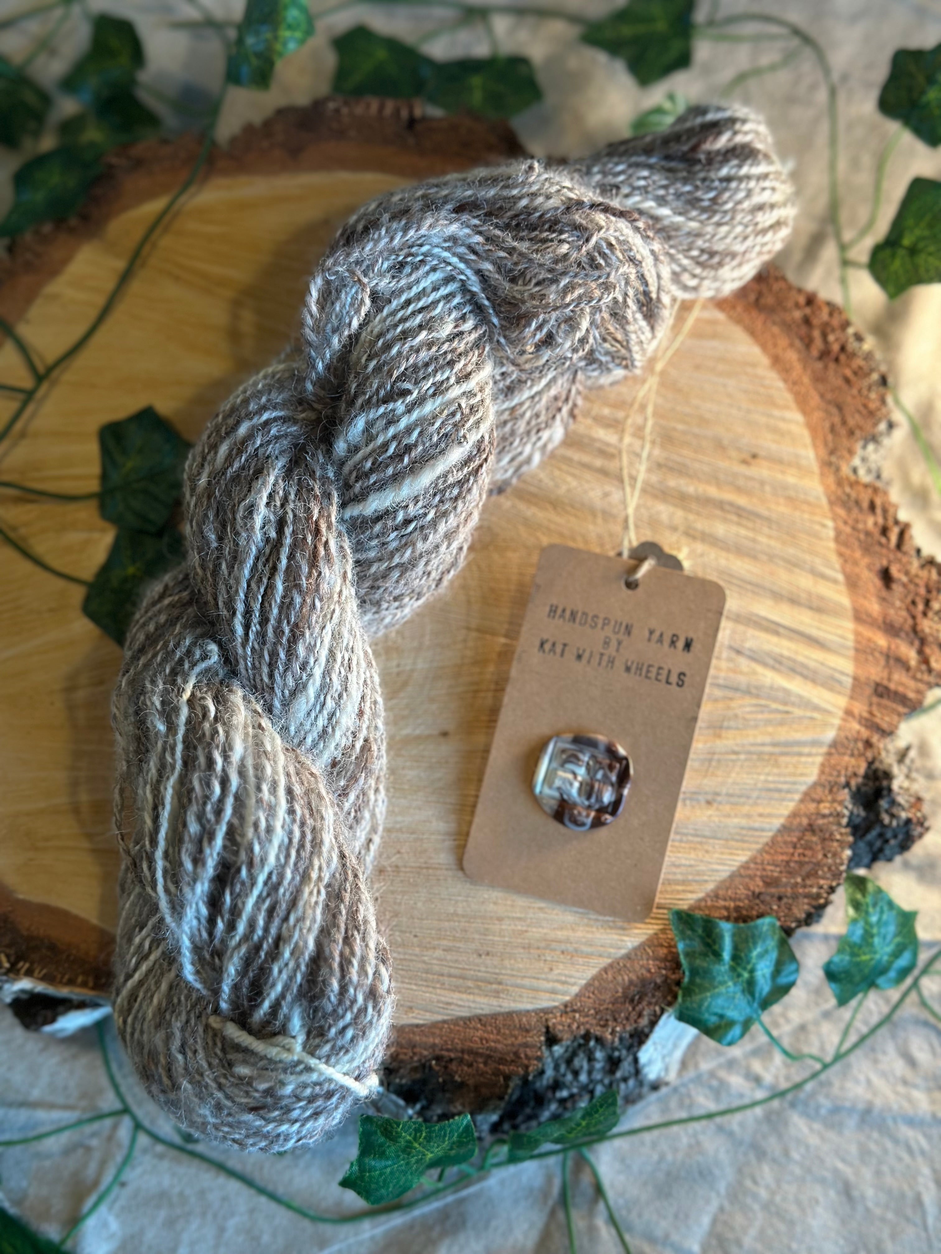 Milka and George - Hand-spun DK alpaca and wool yarn 100g 115m