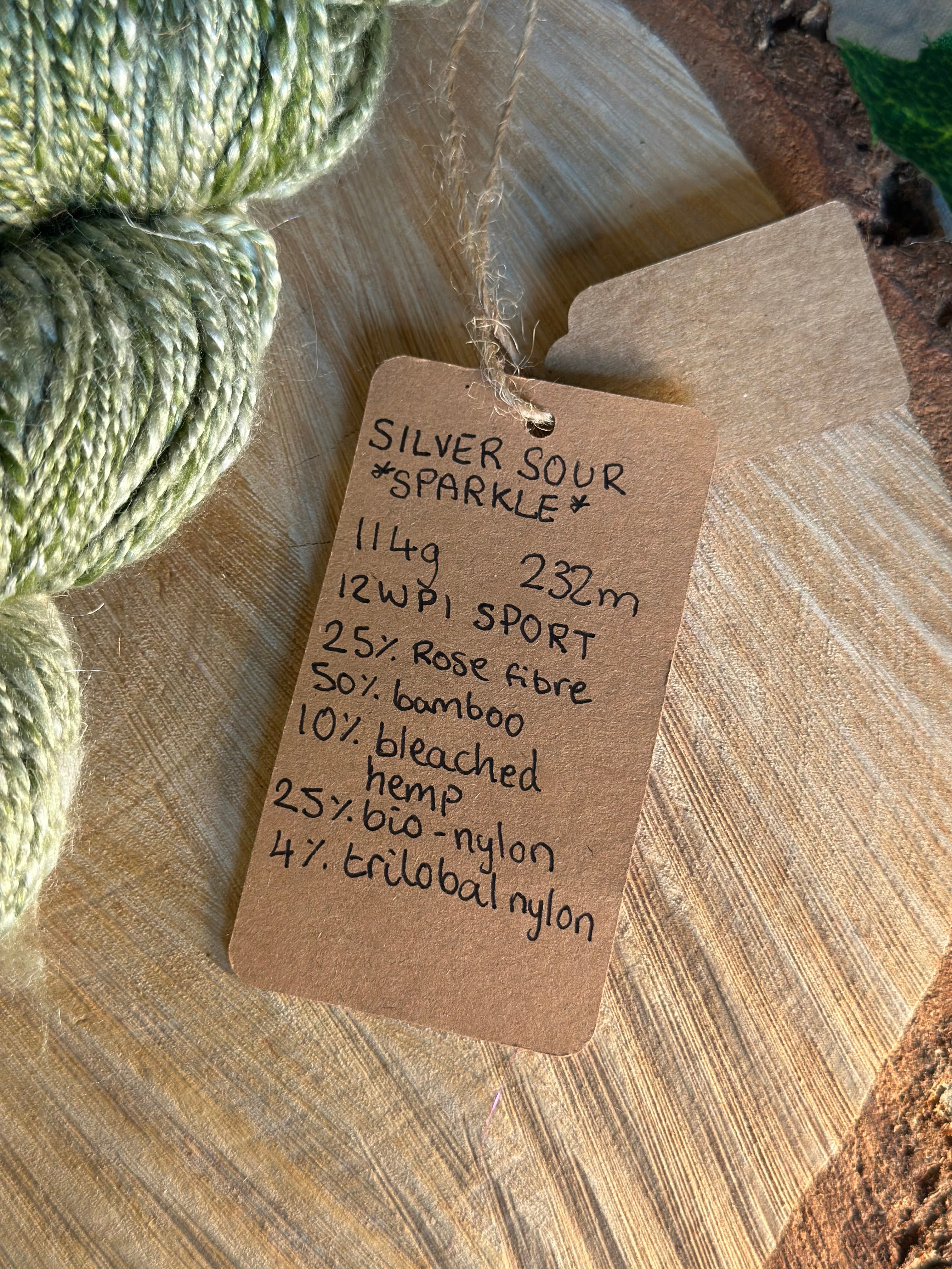 Silver sour *sparkle* - Hand-spun sport yarn