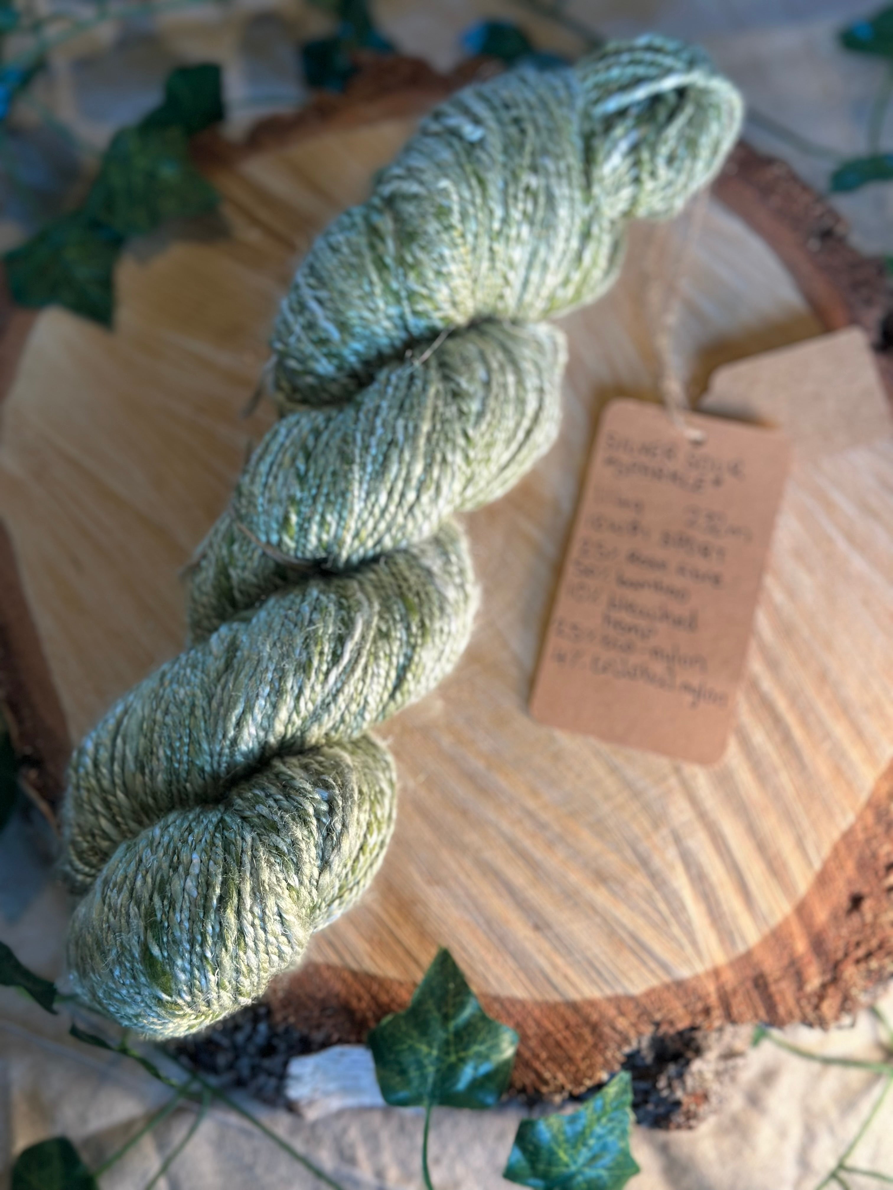 Silver sour *sparkle* - Hand-spun sport yarn